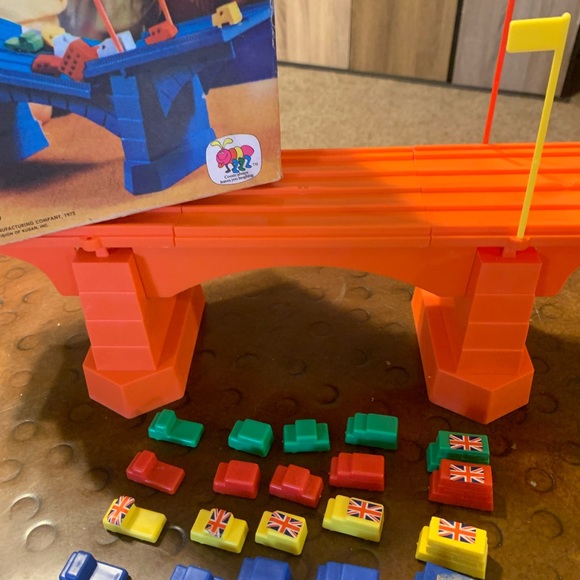 Game Vintage London Bridge is Falling Down Complete with box Cootie Co - Picture 4 of 13